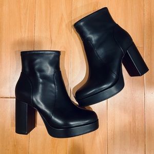 House of Harlow 1960 Black Platform Booties Size 8 🖤